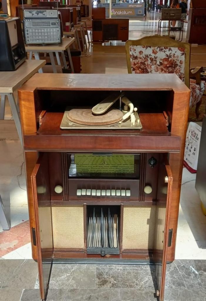 Radyo Doktoru AhmetAbiden Bursa’ya radyo müzesi