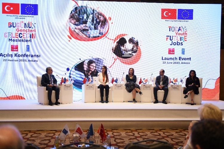 45 şehire ‘Dijital Gençlik Merkezi’ geliyor