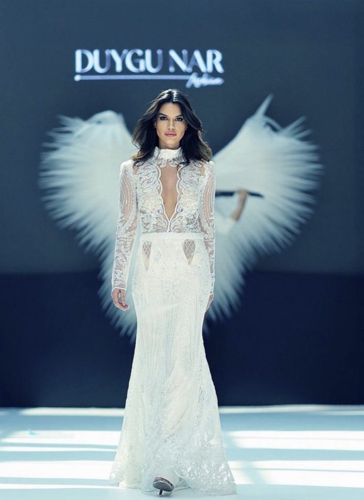 Duygu Nar moda dünyasında iddialı