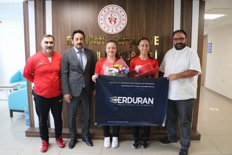 Erzincanlı başarılı milli sporcular Türkiye’ye döndü