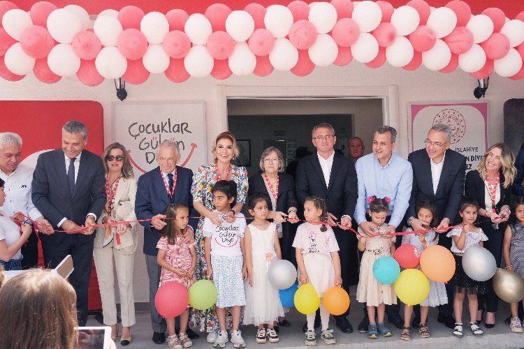 Gülben Ergen’le çocuklar 45. kez güldü