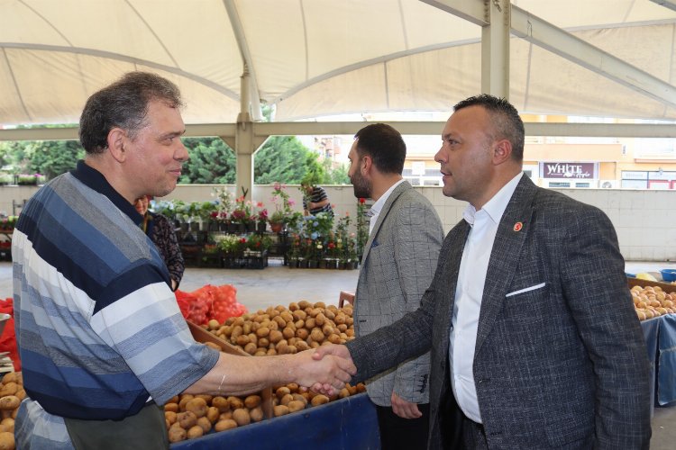 İzmit Belediyesi’den pazar esnafına ziyaret