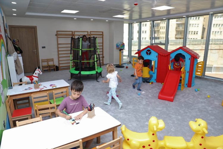 İzmit’te anneler çocuklarını gönül rahatlığıyla bırakıyor