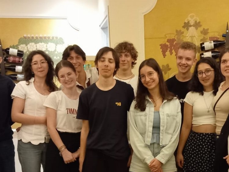 Manisalı gençler İtalya’da Türkiye’yi temsil ettiler