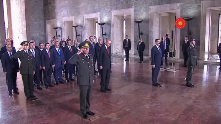 Yeni Kabine Anıtkabir’i ziyaret etti