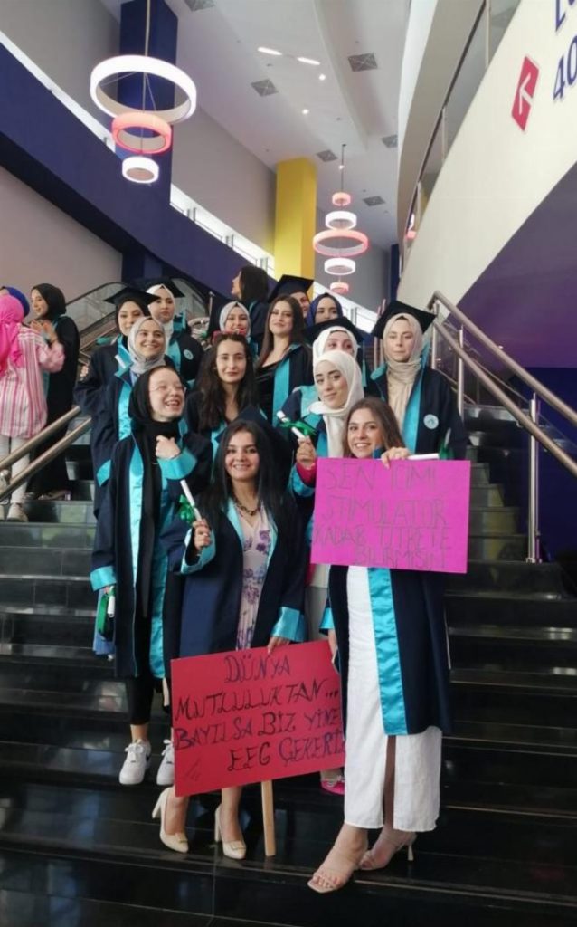 42 yaşında üniversitede 3 bölüm bitirdi