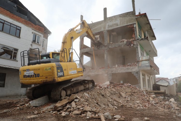 İzmit Mehmet Ali Paşa’daki son binayı da yıktı