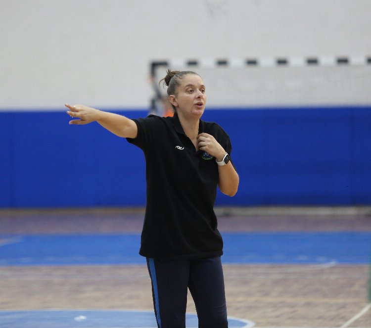 Bursa Büyükşehir’in kadın hentbolcularından lige ‘Süper’ hazırlık