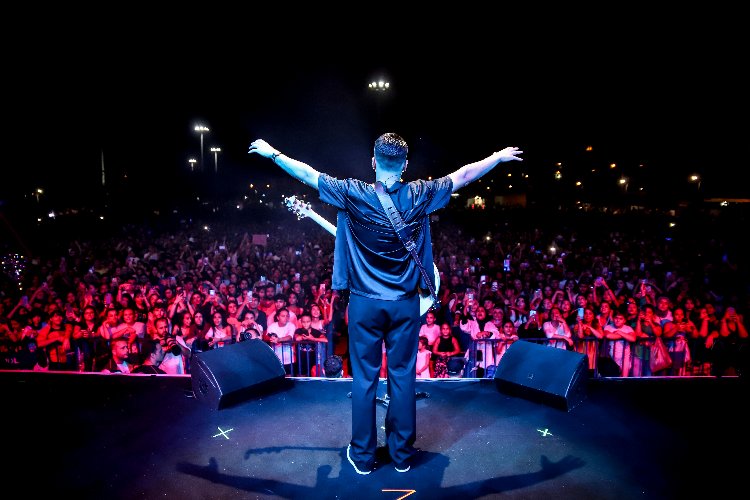 Emir Can İğrek’in konserinde duygusal anlar