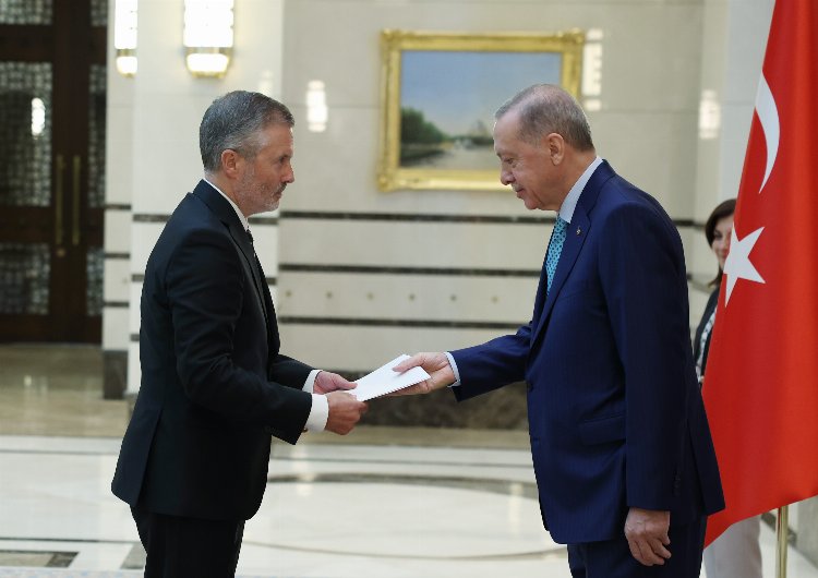 4 ülkenin büyükelçilerinden güven mektubu