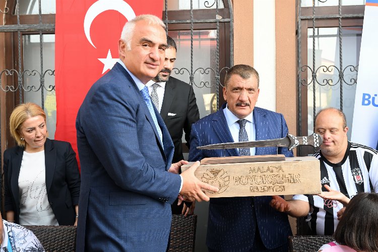 Arslantepe Karşılama Merkezi’nin temeli atıldı
