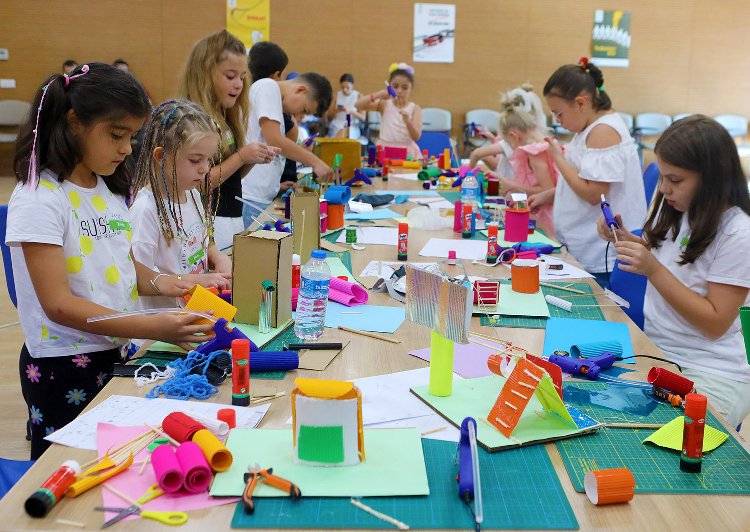 Çocuklar hayallerindeki şehri maketlerle inşa etti