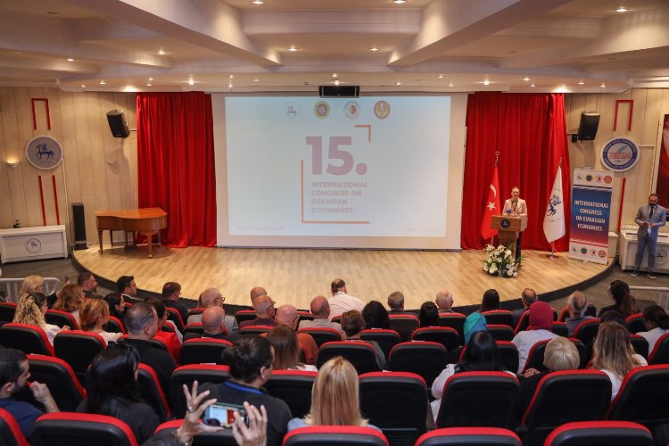 DEÜ, uluslararası kongreye ev sahipliği yaptı