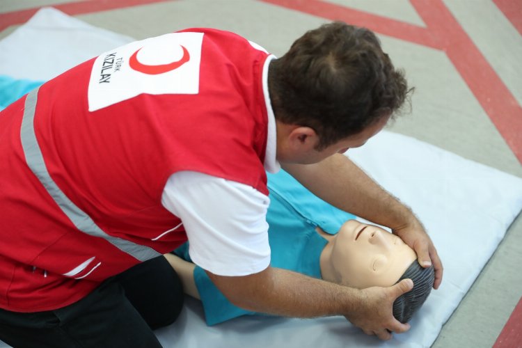 İlk yardım kahramanları yetişiyor