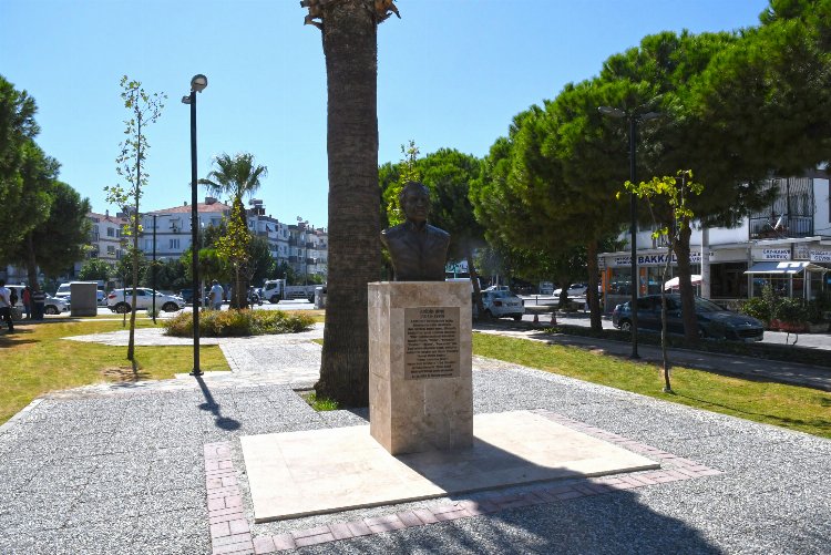 Karabağlar’da ‘Abidin Dino Parkı’ baştan sona yenilendi