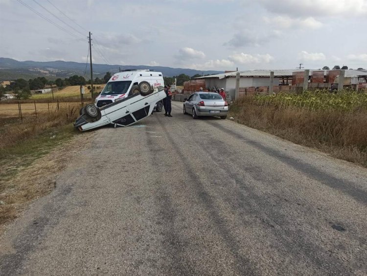 Pazaryeri’nde otomobil devrildi: 2 yaralı!