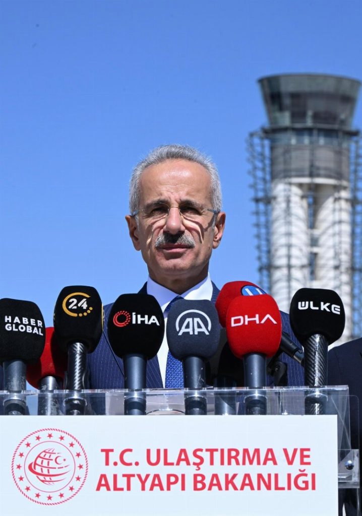 Sabiha Gökçen’de 2. pistte test uçuşları sürüyor