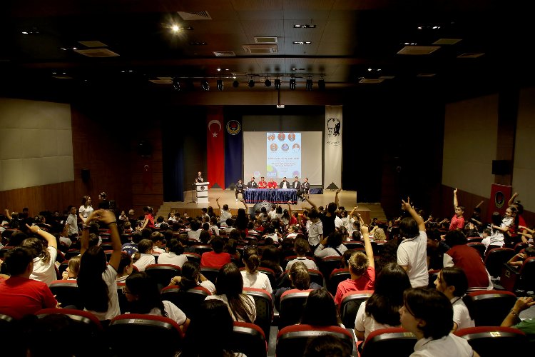 Sakarya Büyükşehir hentbol minik sporseverlerle buluştu