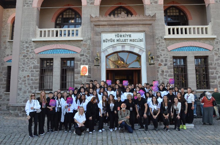 100. yılda 100 çocukla Atatürk’ün huzurunda