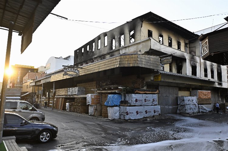 Başkan Uysal’dan esnafa ‘geçmiş olsun’ ziyareti