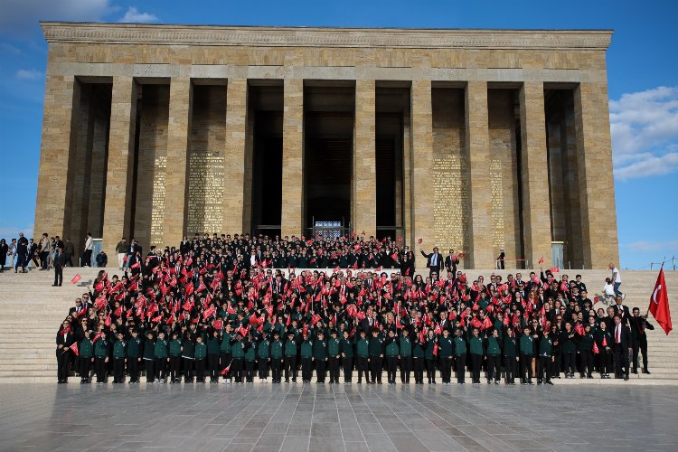 Darüşşafakalılar Ata’nın huzurunda