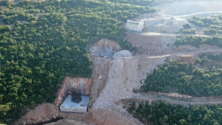 Dilovası Hastane yolunda köprü ayakları yükseliyor