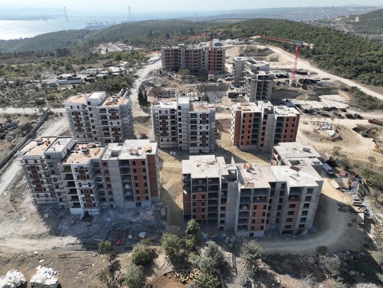 Dilovası Tavşancıl’da TOKİ konutları hızla yükseliyor