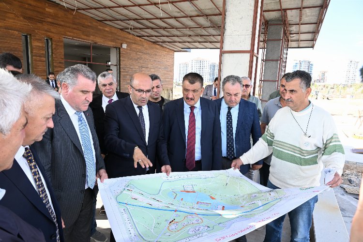 Gençlik ve Spor Bakanı Bak’tan 100. Yıl Parkı’na yakın mercek