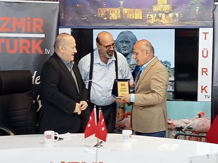 İzmir Buca’da Atatürk maskı tartışması