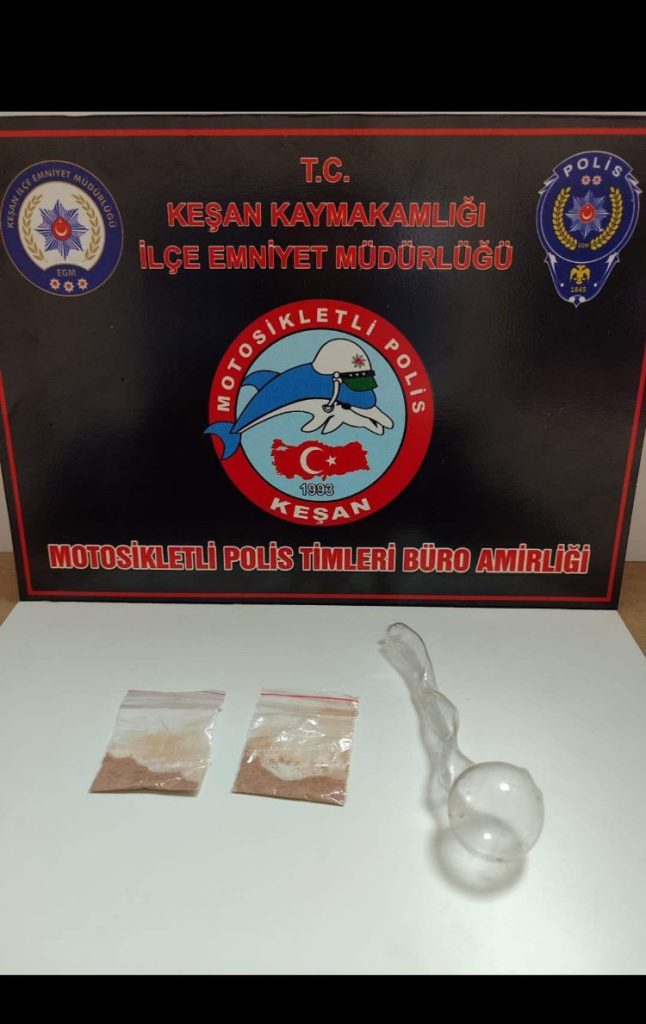 Keşan’da üzerlerinde uyuşturucu ile yakalandılar