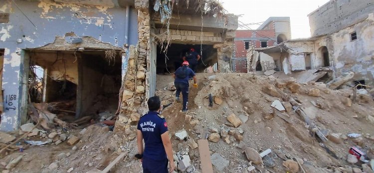 Manisa Büyükşehir Meclisi şehitlerini andı