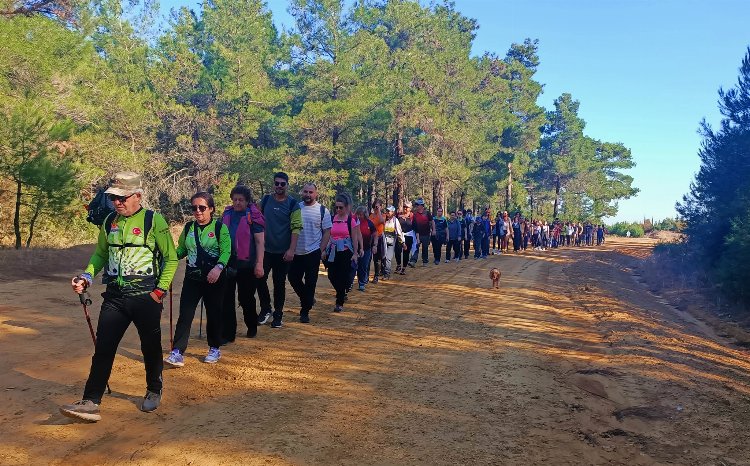 Sardos Mercan bölgesinde yürüdü