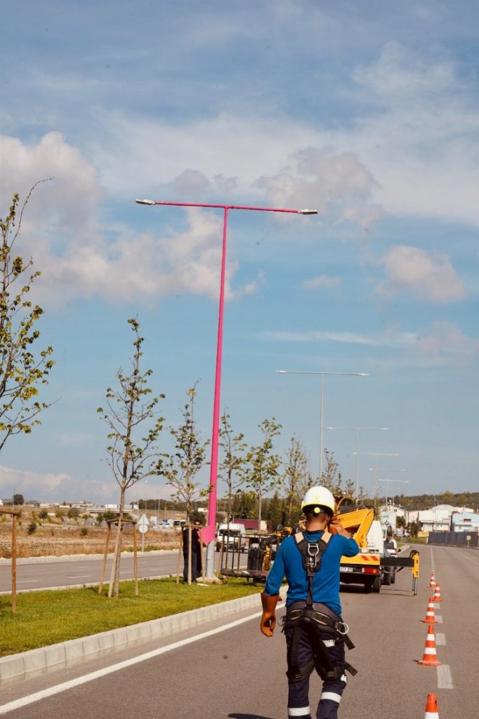 Şehrin Işıkları farkındalık için pembe yandı!