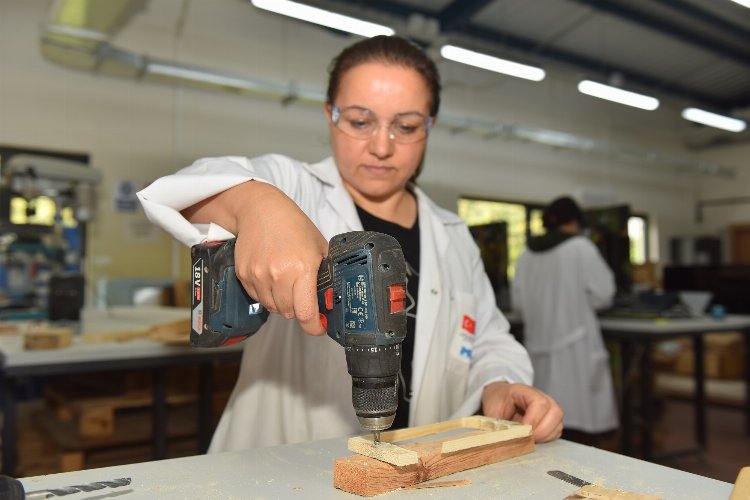 Bursa Yıldırım’da önce eğitim, sonra iş