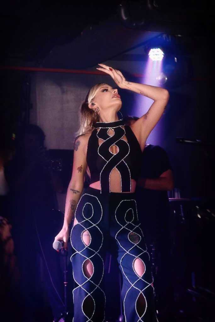 İrem Derici’nin tercihi Katerina Ekşioğlu koleksiyonu oldu