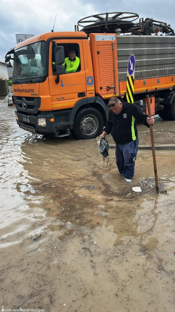 İzmir’de alarm! Deniz taşabilir