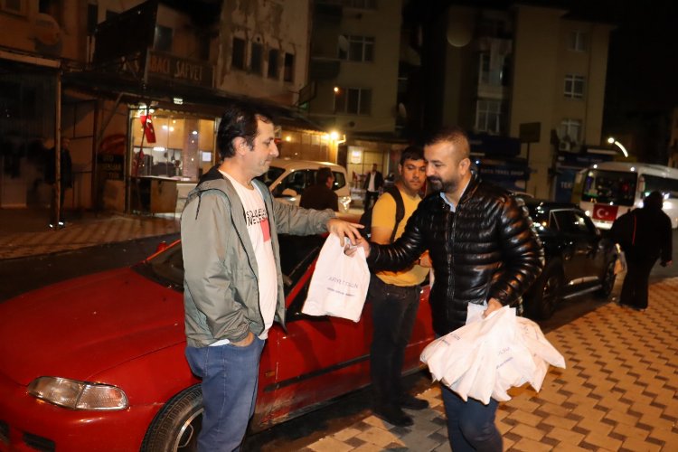 İzmit emekçilere sabah ikramlarını sürdürüyor