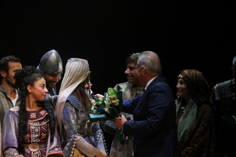 Kılıçarslan, Denizli’de ayakta alkışlandı