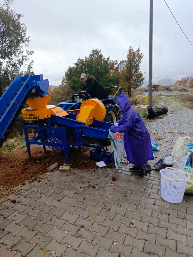 Manisa’da makine desteği yüzleri güldürüyor