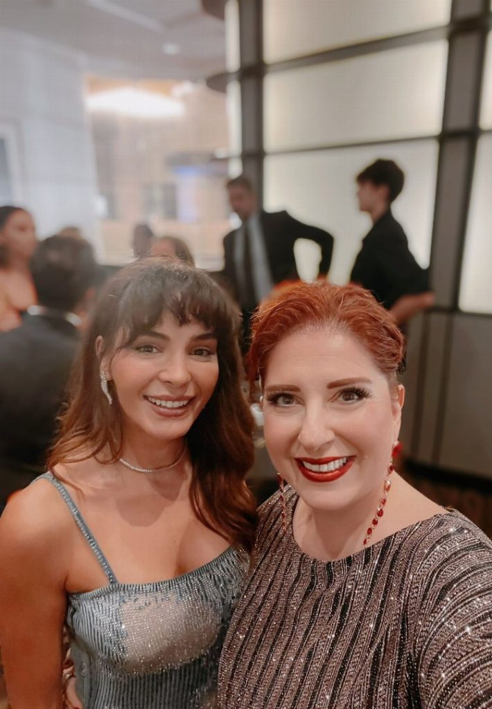 Ünlü oyuncu Demet Tuncer, Amerika’da ev sahipliği yaptı