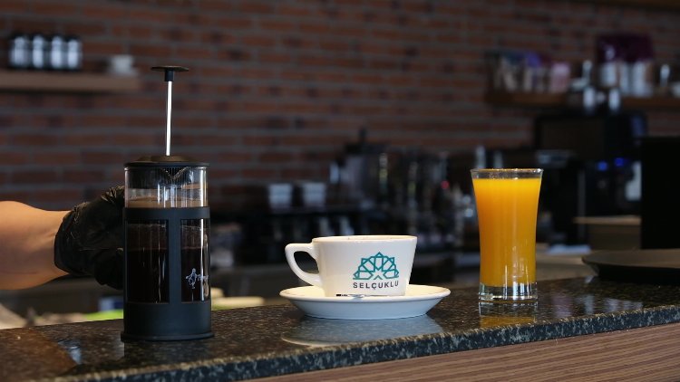 Konya Selçuklu’da ‘Seyir Kafe’ye tam not