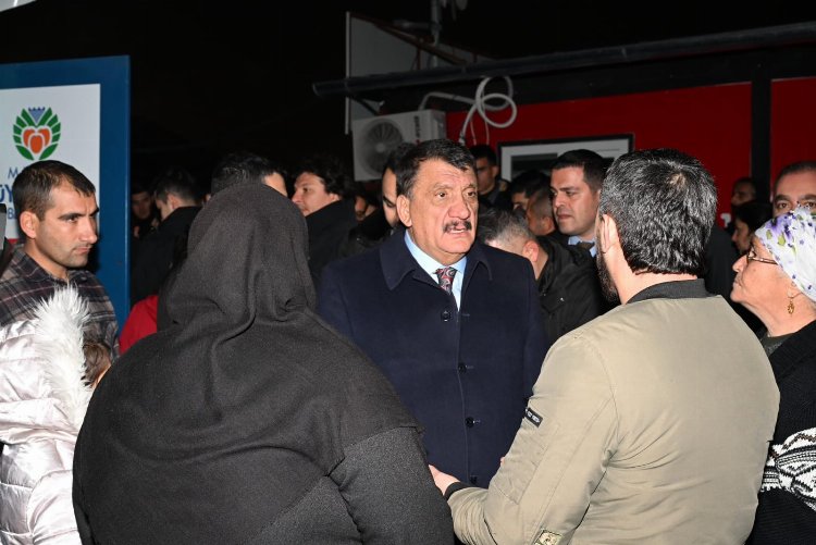 Bakan Uraloğlu Malatya’da konteyner kente ziyaret