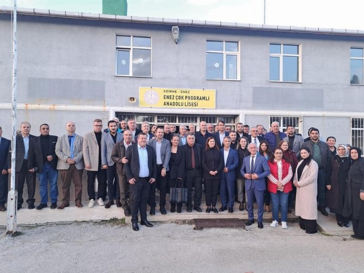Enez’de lisede siyasi parti toplantısı! Tepkiler büyüyor!