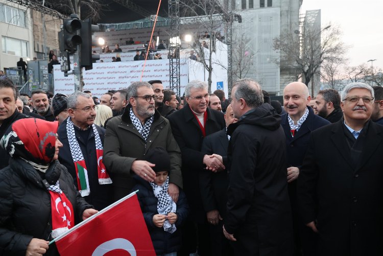 Tarihi yürüyüşten haykırdılar!