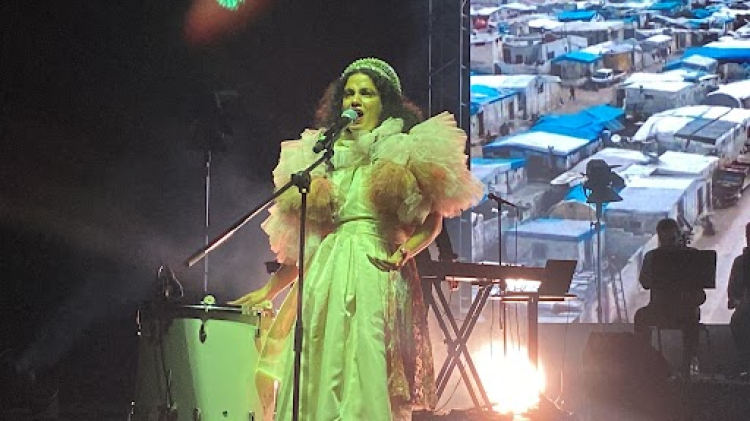 Tunuslu sanatçı Emel Mathlouthi’den Bursa’da muhteşem konser