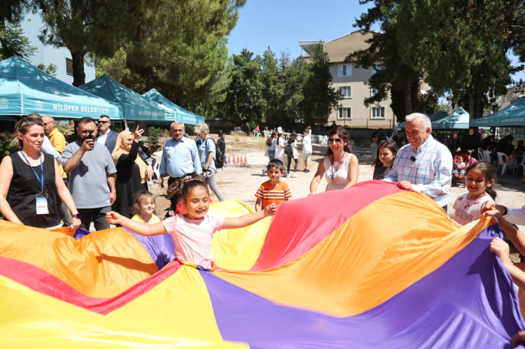 Başkan Şadi Özdemir Yaz Atölyeleri’ne katıldı