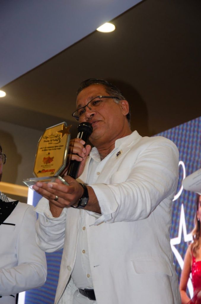 Türk gençlerine dünyanın kapısını açan eğitimci Dr. Fuat Turgut 