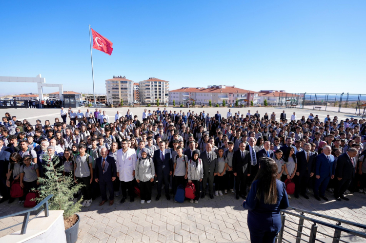 Bakan Tekin’den Adıyaman’da eğitime toplu temel