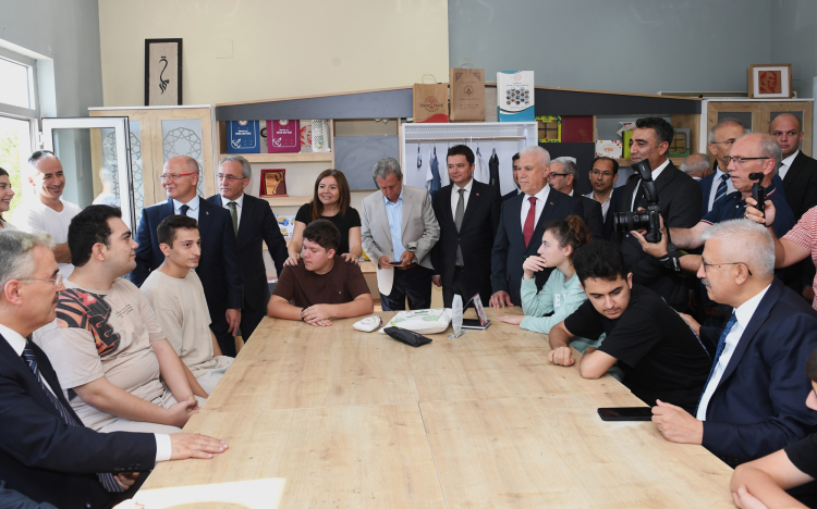 Bursa Osmangazi’den Başkan Aydın’dan ilk ders sürprizi