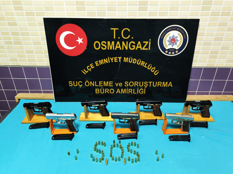 Bursa’da silah operasyonu! Ev değil cephanelik
